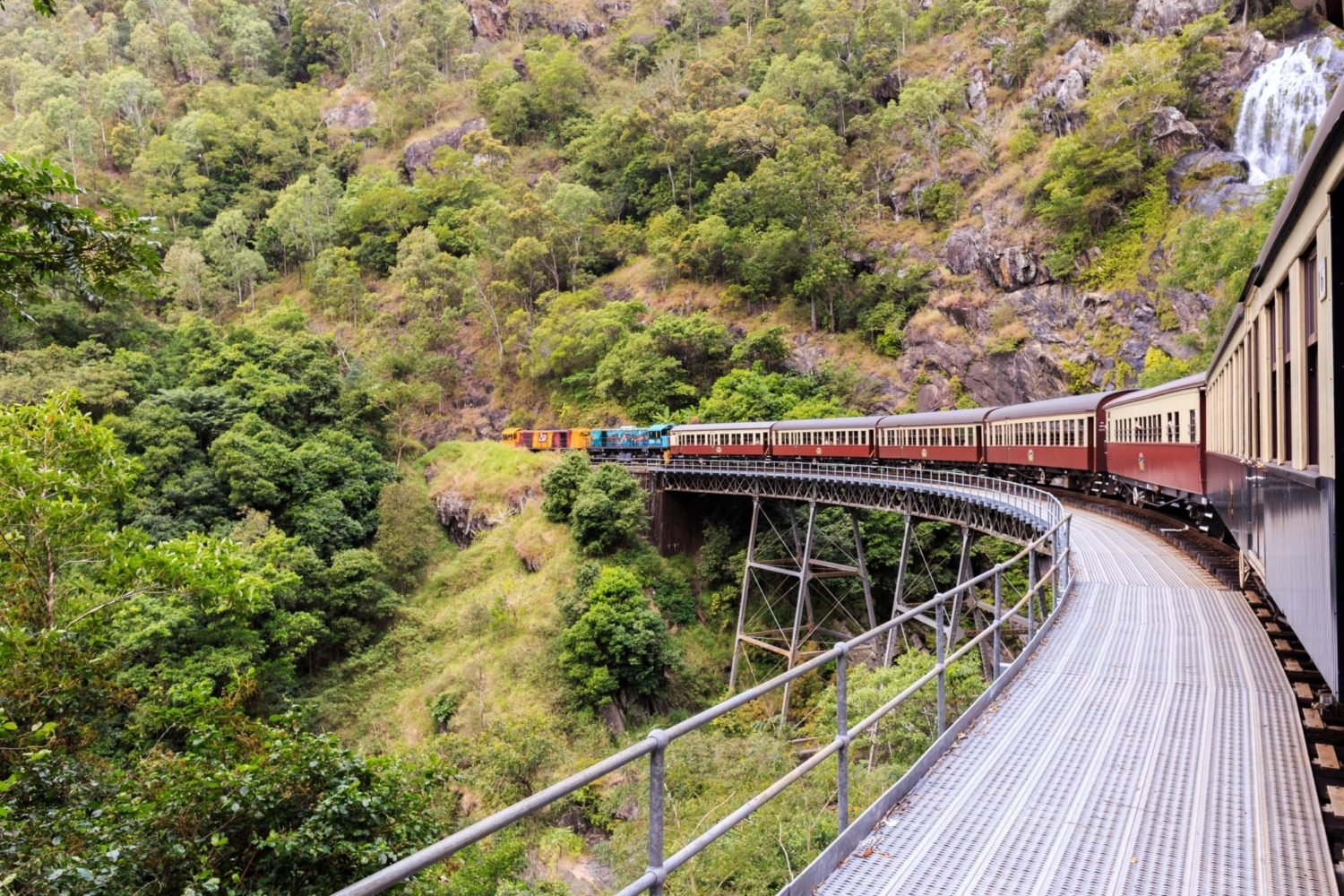 kuranda scenic railway tour from cairns